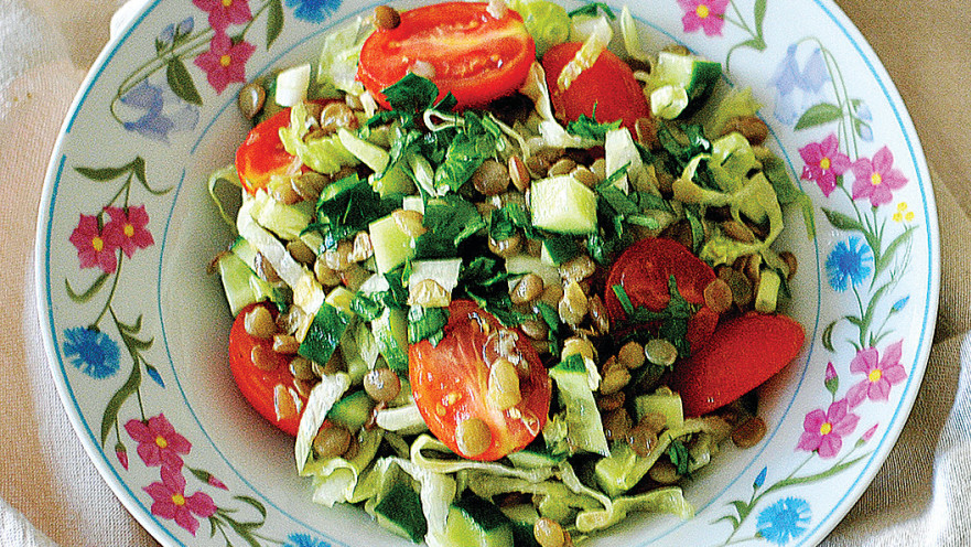 סלט עדשים וירקות