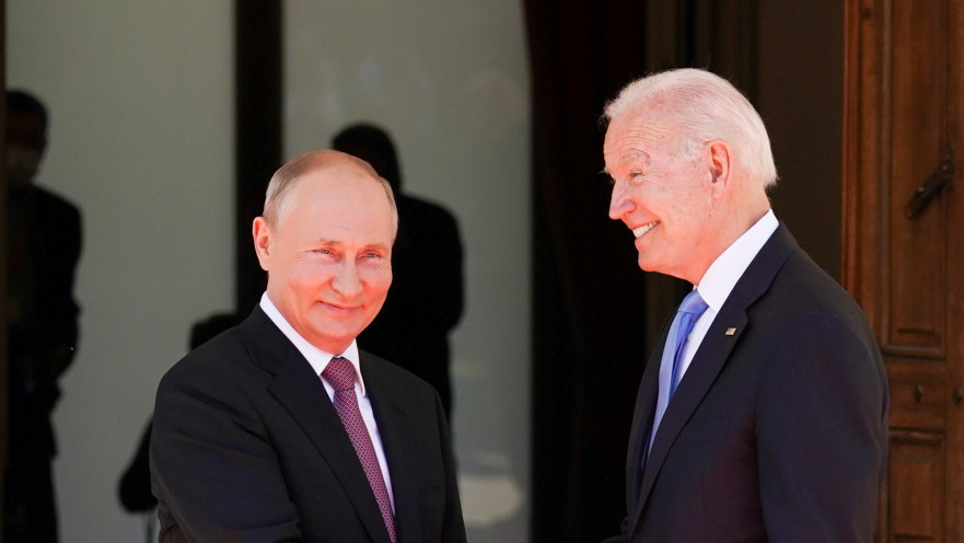 נשיא ארצות הברית ג'ו ביידן נפגש עם נשיא רוסיה ולדימיר פוטין