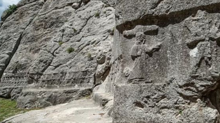 גילופי האבן במקדש בטורקיה