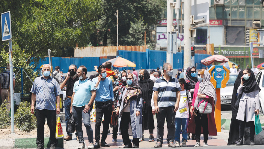מסיכות ברחוב באיראן