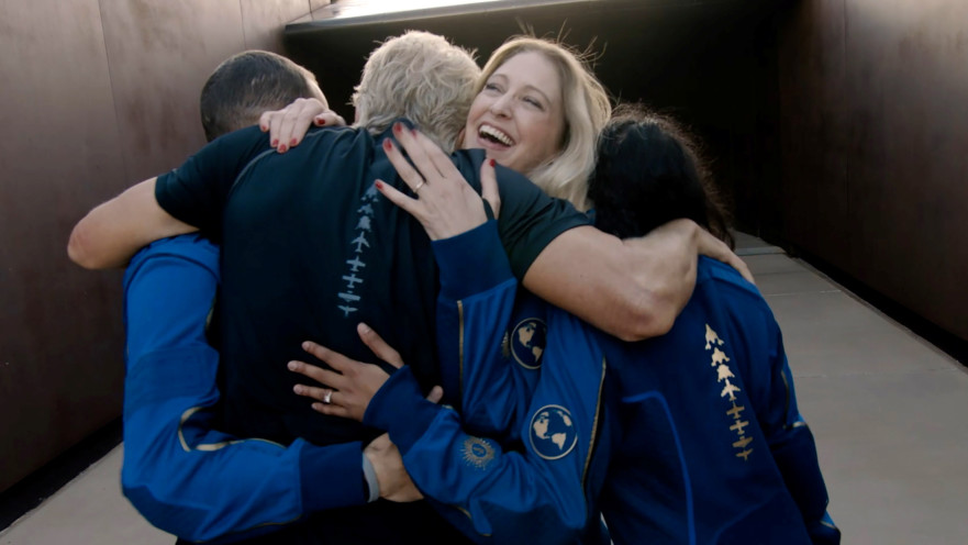 ריצ'רד ברנסון ואנשי צוותו רגעים לאחר הנחיתה מהחלל