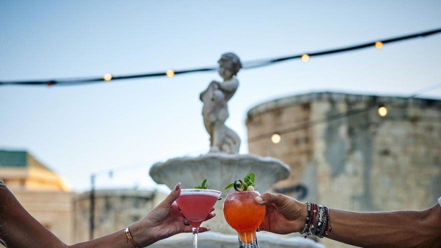 רומנטיקה ואלכוהול בסר עבדול