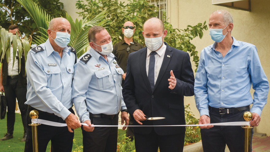 בנט שבתאי וברלב בפתיחת תחנת משטרה חדשה בקריית אתא 