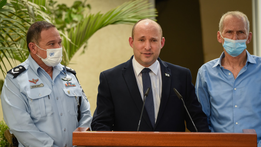 עמר בר לב, נפתלי בנט ומפכ"ל המשטרה יעקב שבתאי