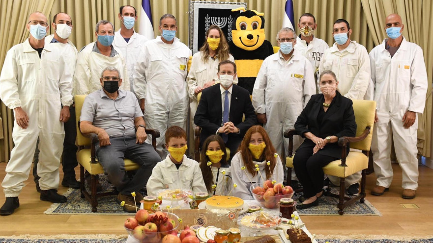 הדבוראים בבית הנשיא 