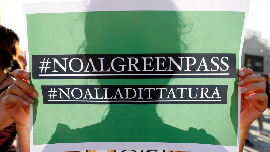 מפגינים נגד התו הירוק באיטליה
