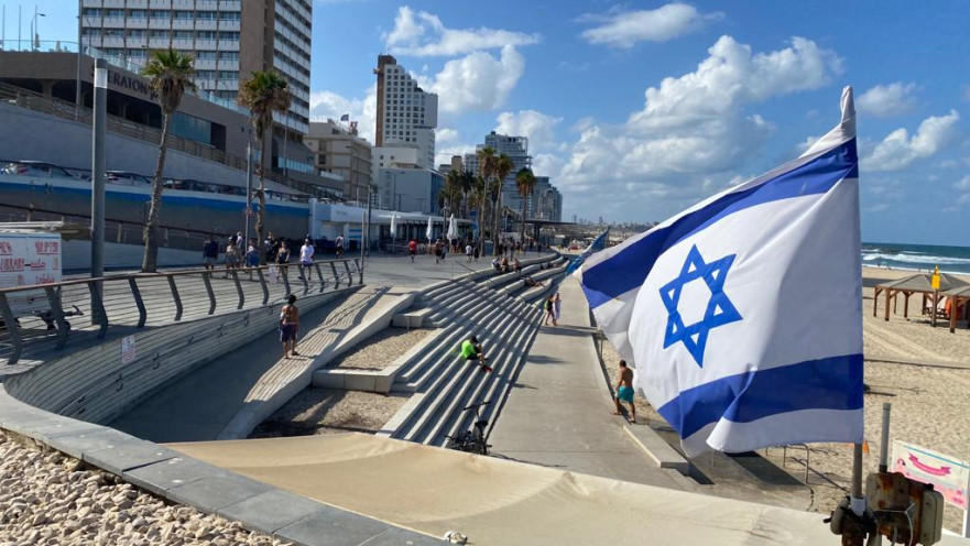דגל ישראל בחוף תל אביב