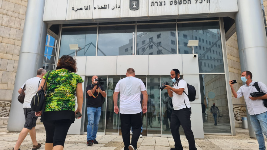 רומן זדורוב נכנס למשפטו החוזר