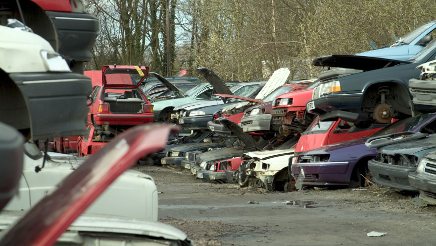 מכוניות משומשות ישנות בגריטה
