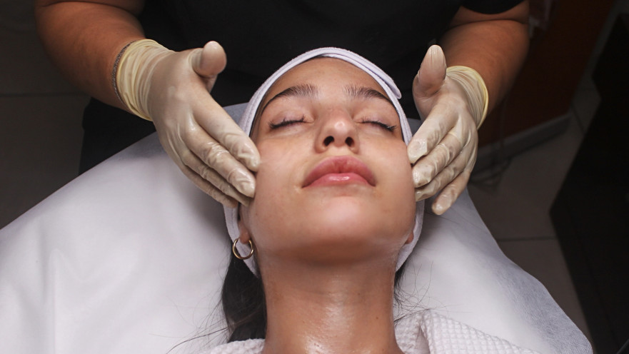 טיפול ACTIVE GLOW במרכזי רונית רפאל