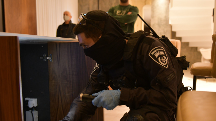 מעצר חשודים בסחיטה 