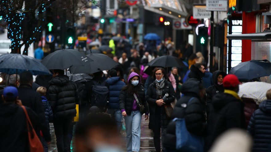 אנשים עם מסכות בלונדון