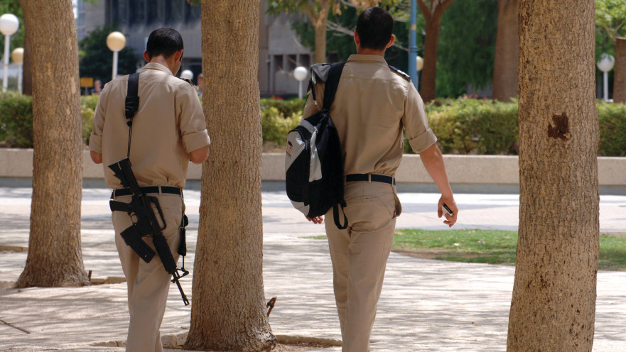 חיילים באוניברסיטת בן גוריון