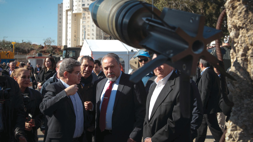 אביגדור ליברמן בתעשיה הצבאית 