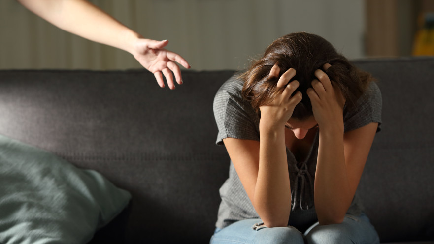 סייעת הוראה הואשמה בפדופיליה