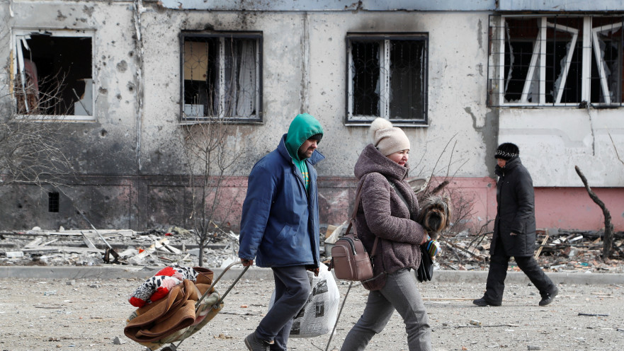 פליטים במריופול, אוקראינה