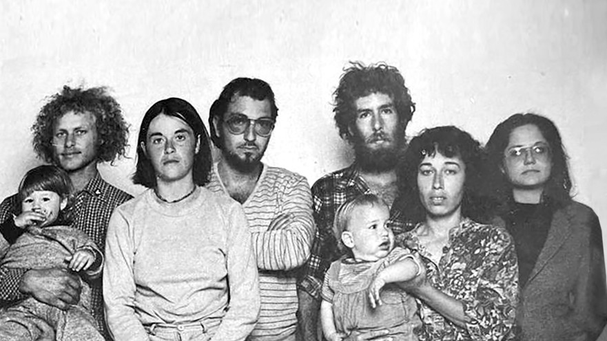 נעמי, ראשונה מימין