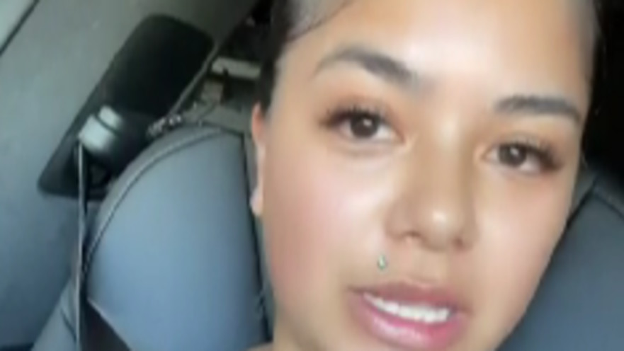 מה שהבן שלה רכש באמצעות מכשיר הנייד שלה - החשיך את עינייה