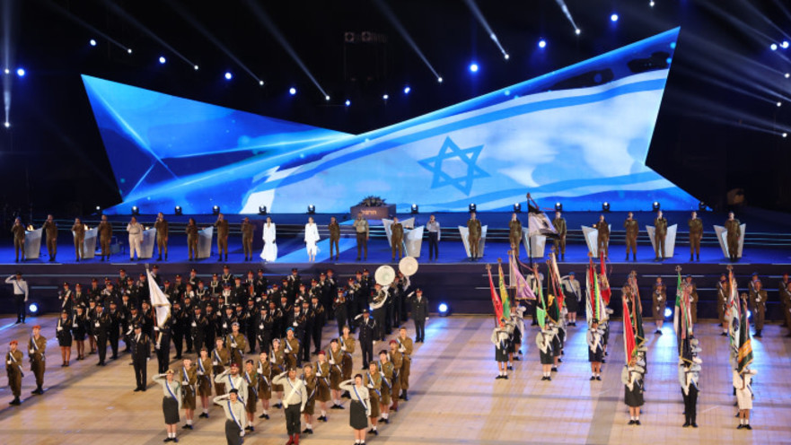 דגלנים בטקס המשואות