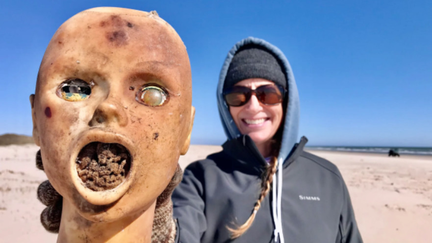 בובות מפחידות נסחפו לחוף בטקסס