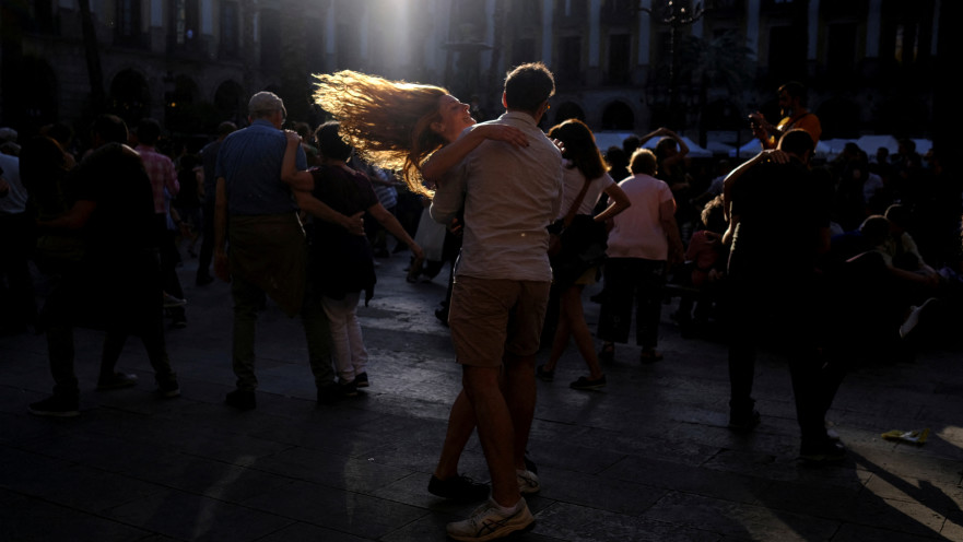 אנשים רוקדים, אילוסטרציה