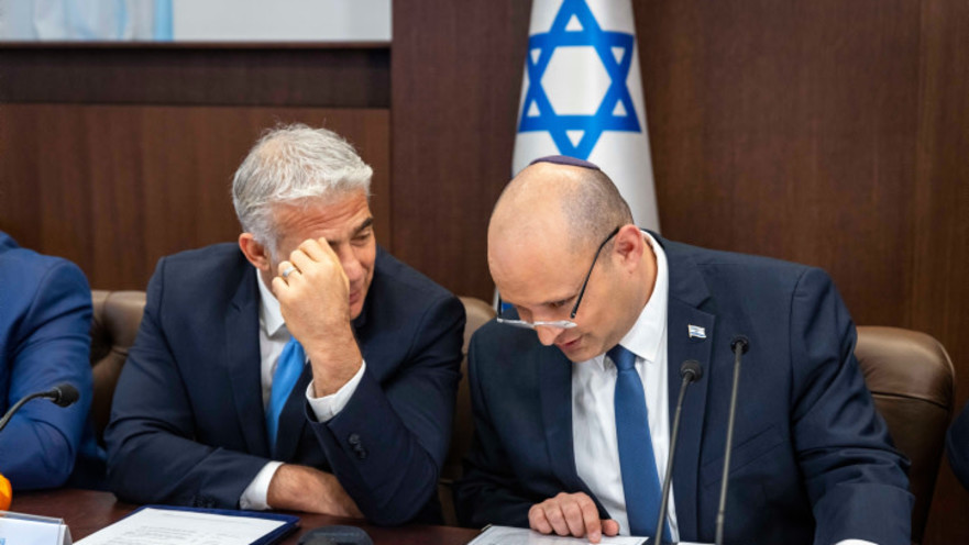 בנט ולפיד בישיבת הממשלה