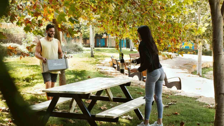 כל מה שצריך לדעת על שולחנות קק"ל לעסק 