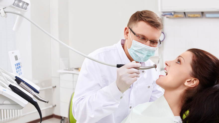 רופא שיניים התרשל ויפצה את המטופל בעשרות אלפי שקלים בזכות עו"ד ענת אשכנזי