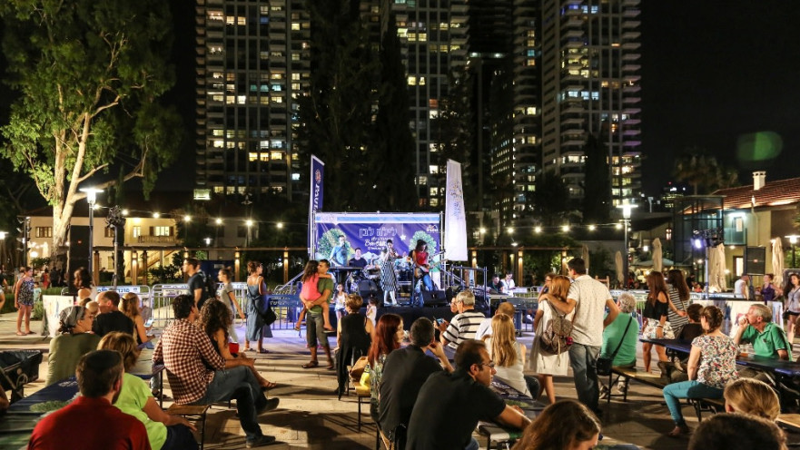 לילה לבן  מוזיקה ותאטרון רחוב בשוק הפשפשים 