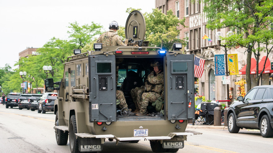 זירת אירוע הירי בהיילנד פארק הסמוך לשיקגו