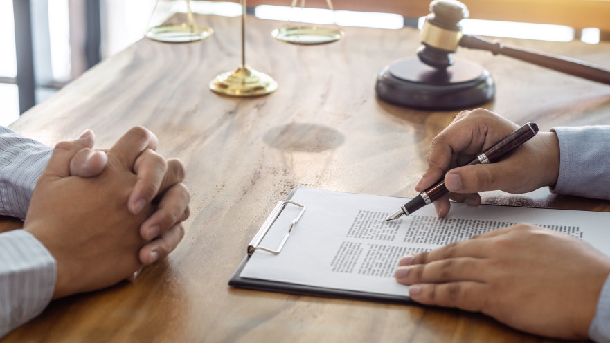 תקף בטוריה באגרופים ובבעיטות - בזכות עו"ד רפאל ציק נידון לעבודות שירות בלבד