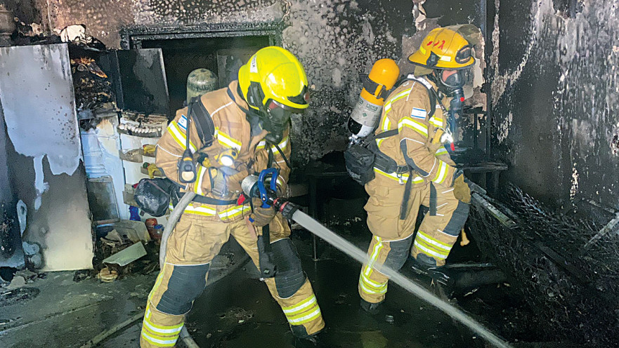 הדירה המפויחת ברחוב מונטיפיורי. תושבי העיר מסייעים למשפחה