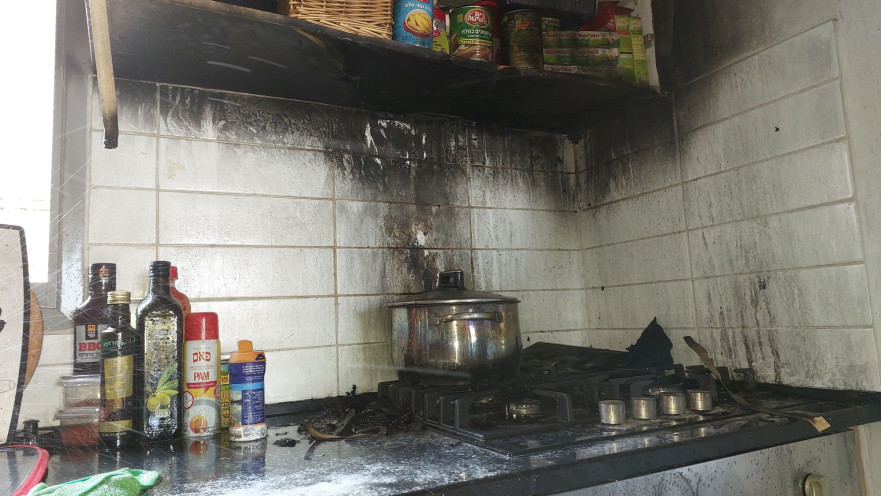 השריפה בדירה ברחוב מבצע יפתח. הושגה שליטה על האש