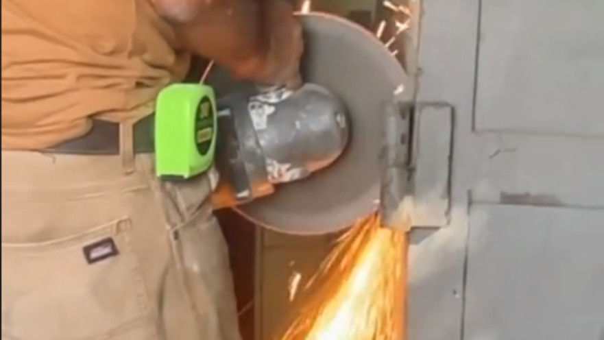 כספת מסתורית בבית נטוש