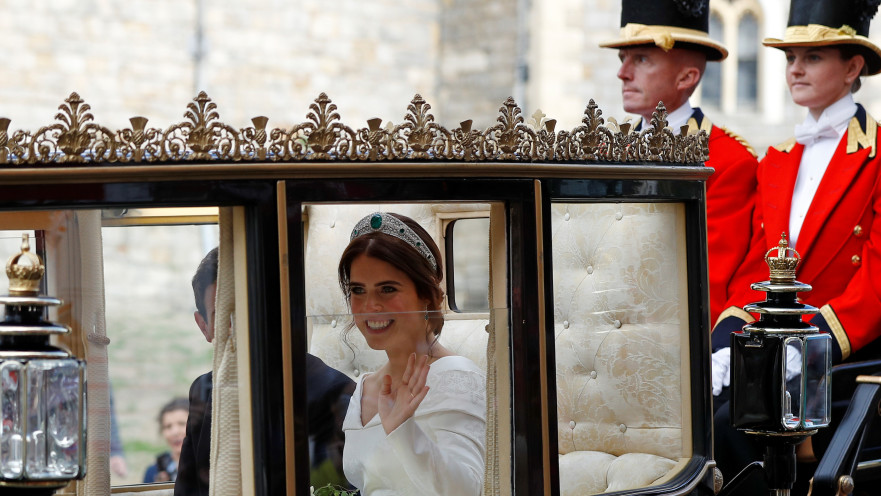 הנסיכה יוג'יני ויקטוריה הלנה, ענדה את Queen Mary's crown המכיל 47 יהלומים