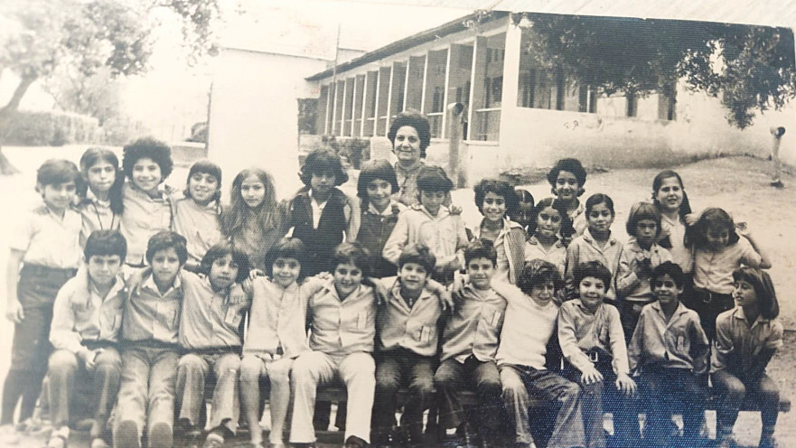 תמונת מחזור בשחור-לבן. “הייתה לנו ילדות נפלאה”