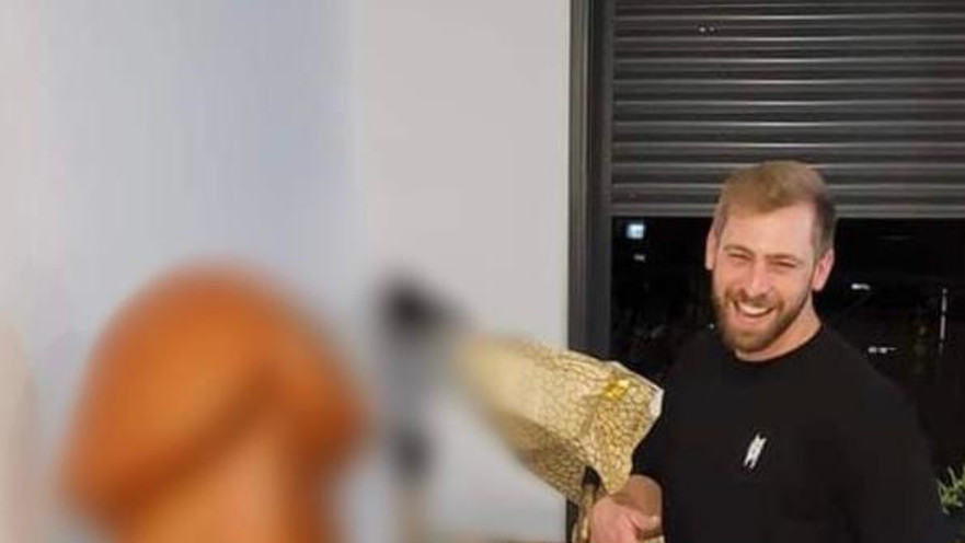 מי יקנה את הפסל ההזוי הזה?