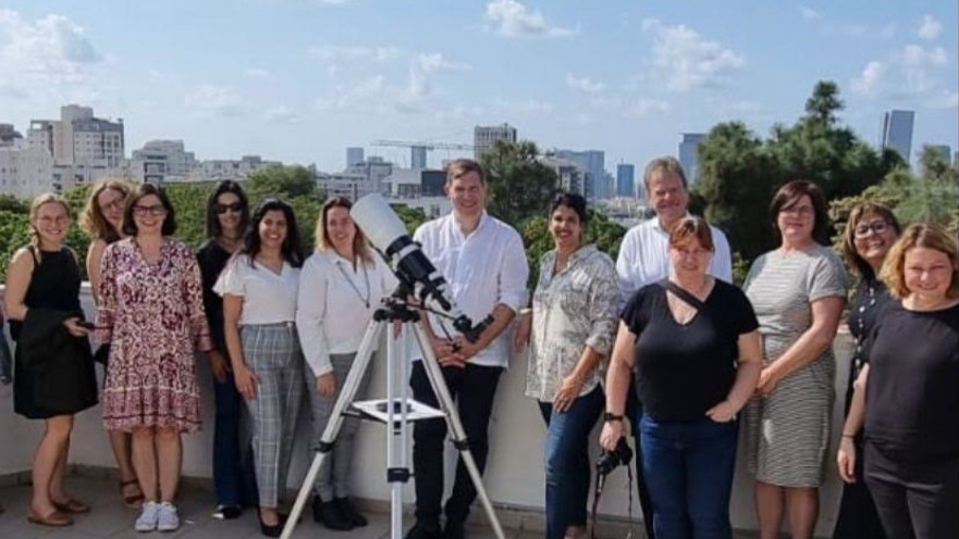 חברי המשלחת במצפה הכוכבים בגבעתיים. "לצוות החינוכי בעיר יש הרבה מה לתרום"