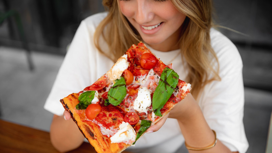 מי לא אוהב פיצה? POPOLO מחלקת פיצה חינם