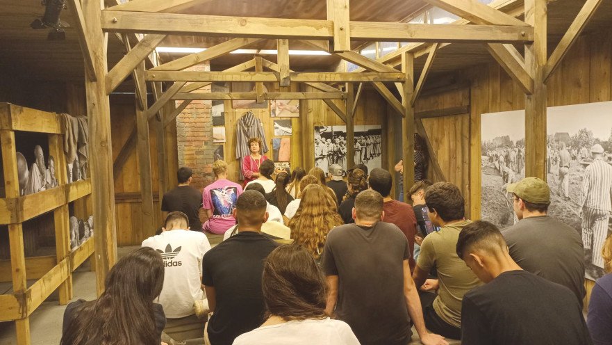 אייטם לזכר השואה ביהס זיו ירושלים