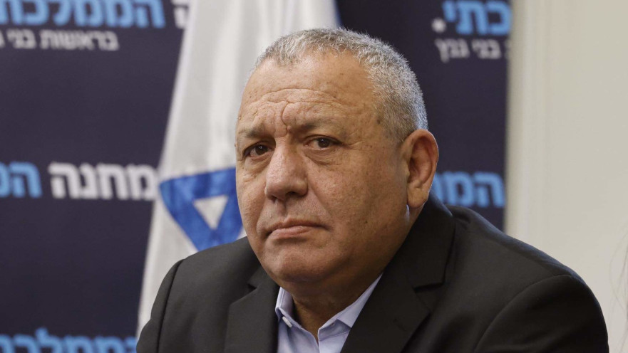 גדי איזנקוט בישיבת סיעתו