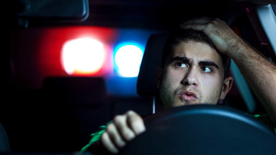 איזה עונש קיבל אדם שנאשם באי ציות לשוטר?