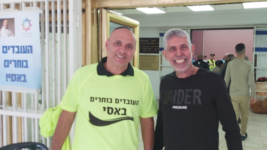 עדני (מימין) ואדן. "העובדים הצביעו ברגליים"