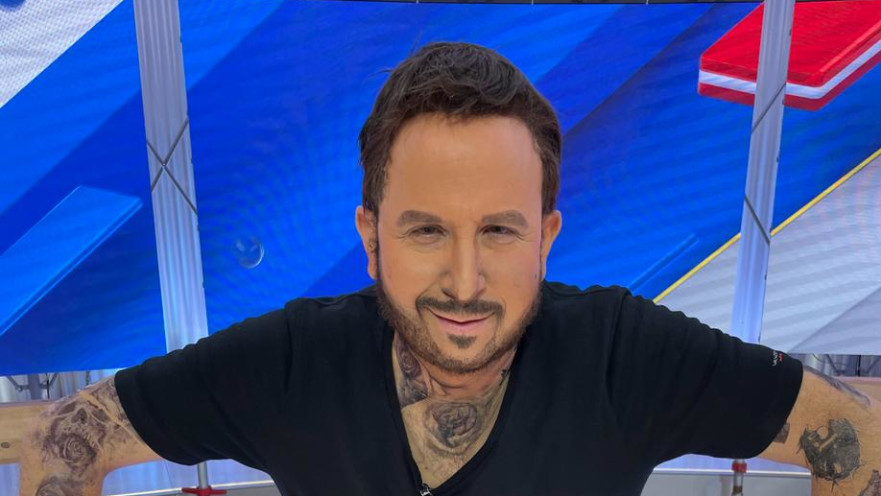 חיקוי אוהד בוזגלו, ארץ נהדרת 