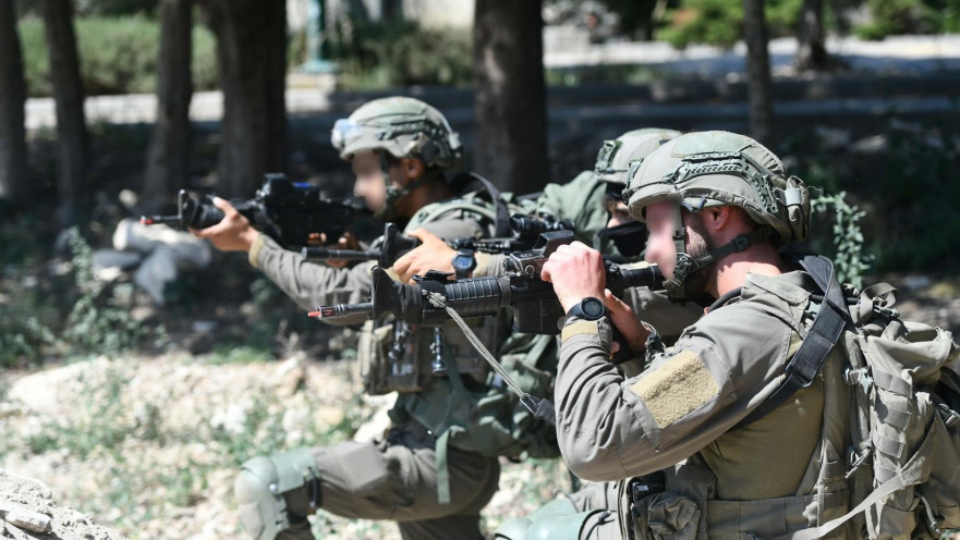 המדים החדשים של לוחמי צה"ל, חברת יונידרס