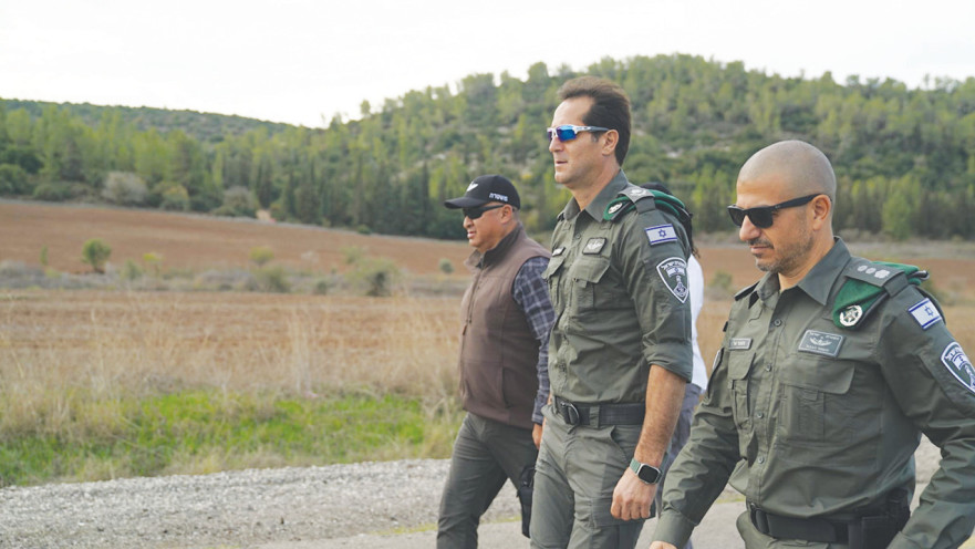 מפקד מג"ב דרום עם מפקד מג"ב