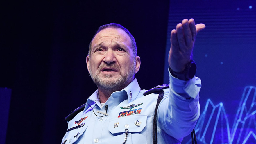 המפכ"ל קובי שבתאי 