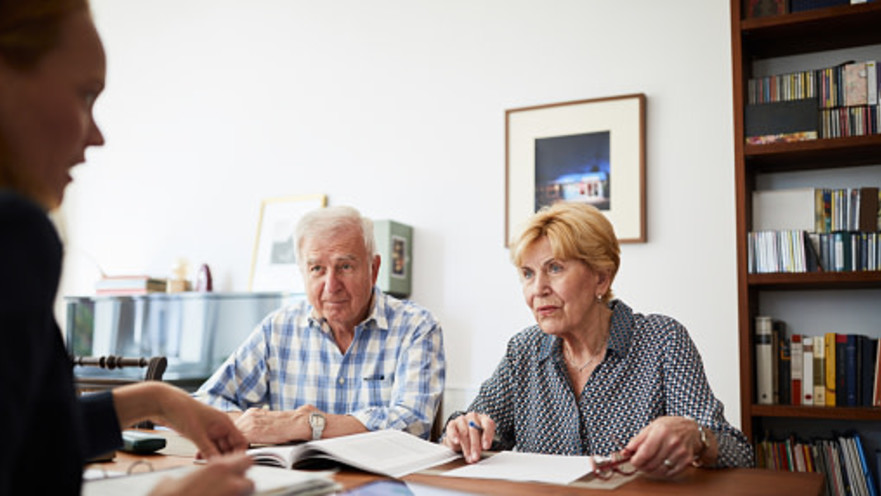 הזכאות לקבלת קצבת אזרח ותיק נבחנת לפי גובה הכנסות