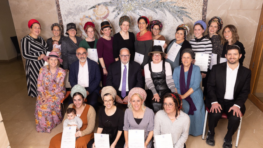 הנשים שקיבלו את התעודות מטעם המדינה