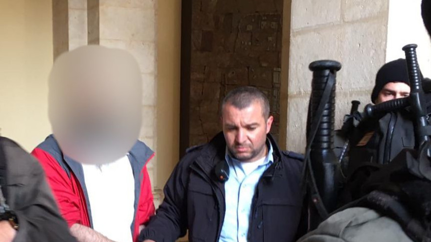 פגע בסמלי הדת: תייר אמריקאי חשוד בהשחתת פסל בכנסייה בירושלים